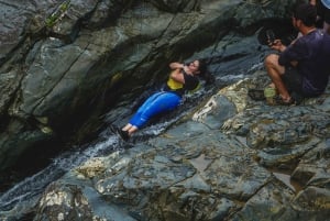 Da San Juan: Tour della foresta pluviale e degli acquascivoli di El Yunque