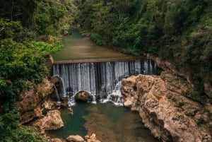 Depuis San Juan : Journée complète d'aventure dans les grottes et les chutes d'eau