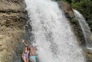 Von San Juan aus: Ganztägige Höhlen- und Wasserfall-Abenteuer-Tour
