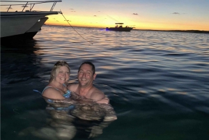 From San Juan: La Parguera Glowing Bio Bay Boat Tour
