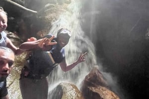 San Juan : Aventure dans les grottes de la forêt tropicale et les chutes d'eau