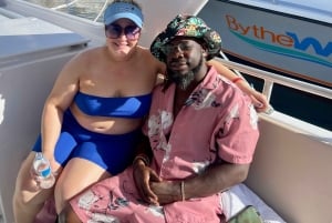 Icacos: Double Dip Power Catamaran Snorkling og strandtur