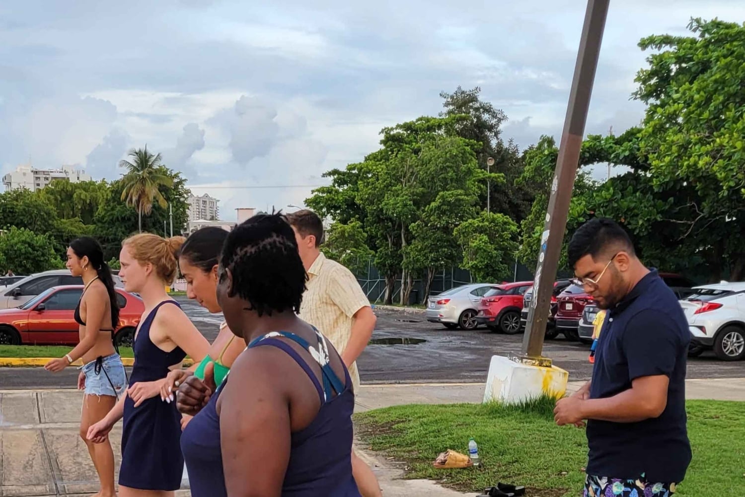 Zajęcia latynoskiej zumby na plaży w San Juan, Portoryko