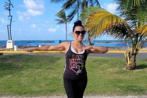 Zajęcia latynoskiej zumby na plaży w San Juan, Portoryko