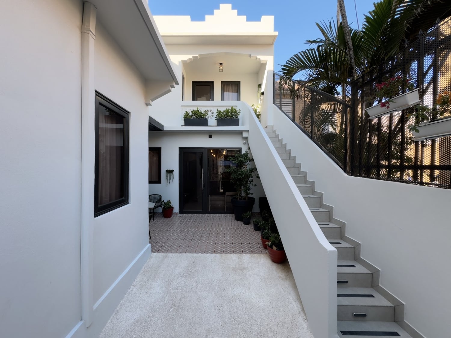 Patio Elba Suites