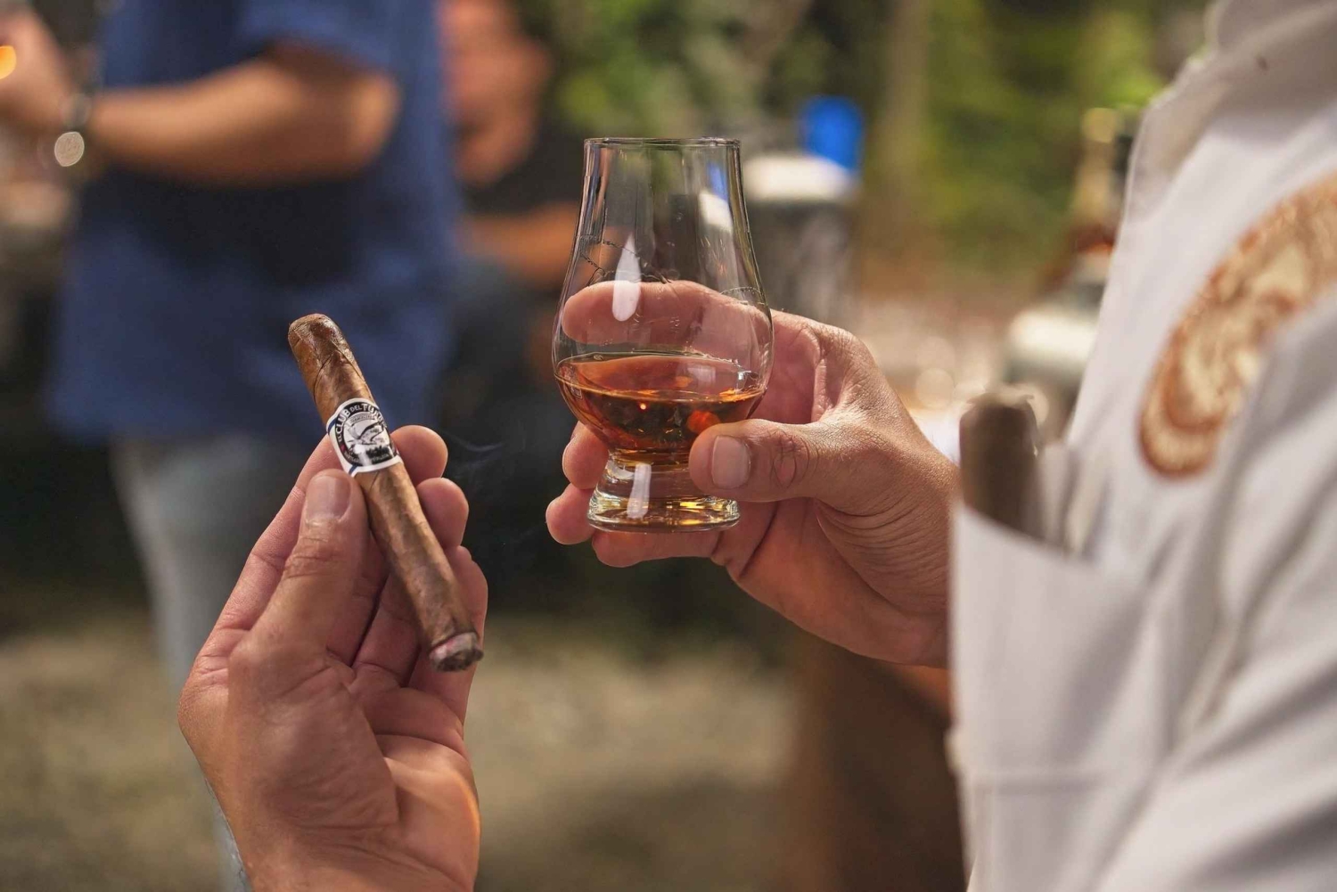 プエルトリコ：オーシャン ラボ醸造所とタバコ農場ツアー