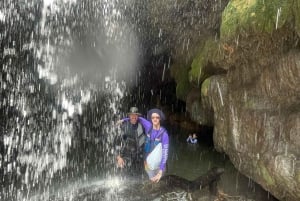 Porto Rico: Aventura na Cachoeira Escondida dos Tainos e das Cavernas da Floresta