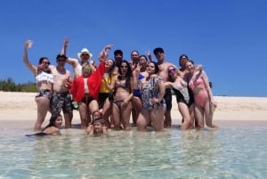 Fajardo: Katamaran-tur til øen Icacos, snorkling og frokost