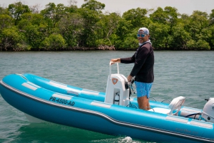 Salinas: South Coast Sea Cays Mini Boat Cruise