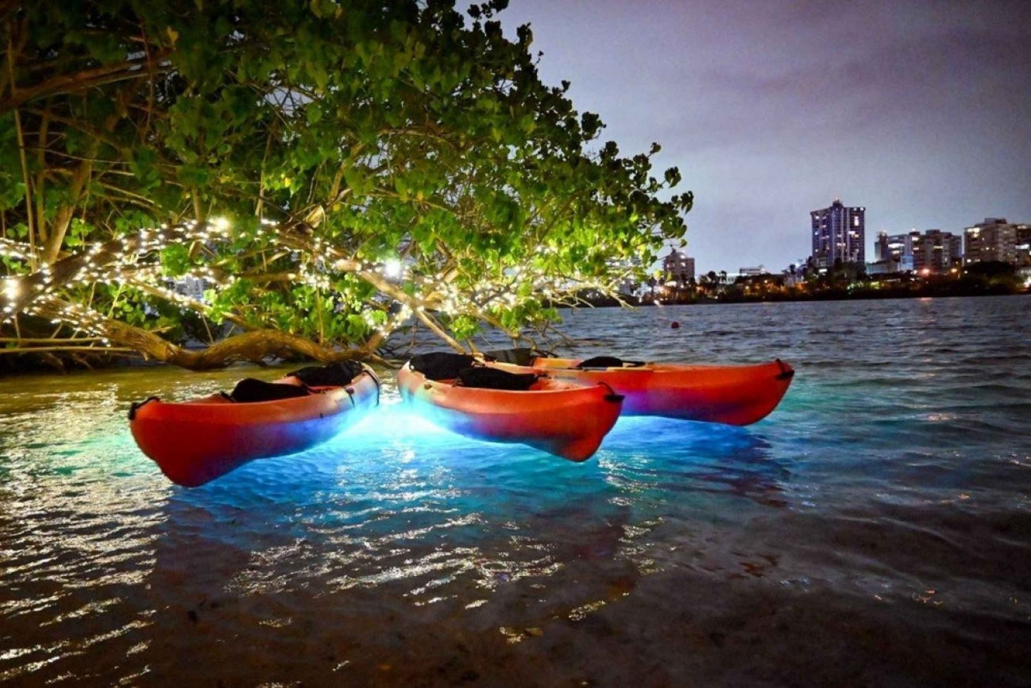 San José: Experiencia Romántica Nocturna para 2 con Kayak de Luces