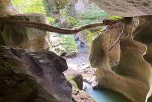 San Juan: Arenales-grotten, Charco Azul og skjulte vandfald