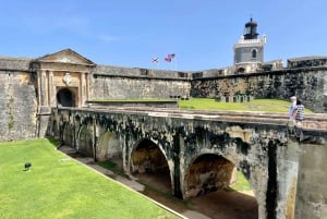 San Juan: Old Town Walking Tour and El Morro Fort Entry