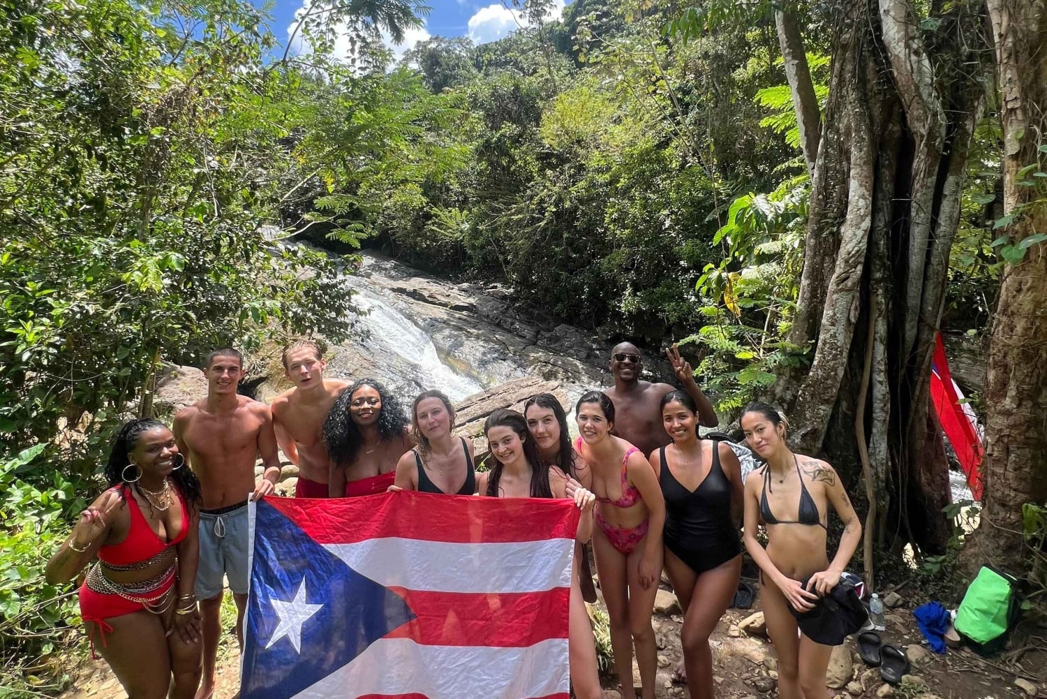 サンファン：エル・ユンケ熱帯雨林ハイキング & ルキロビーチ