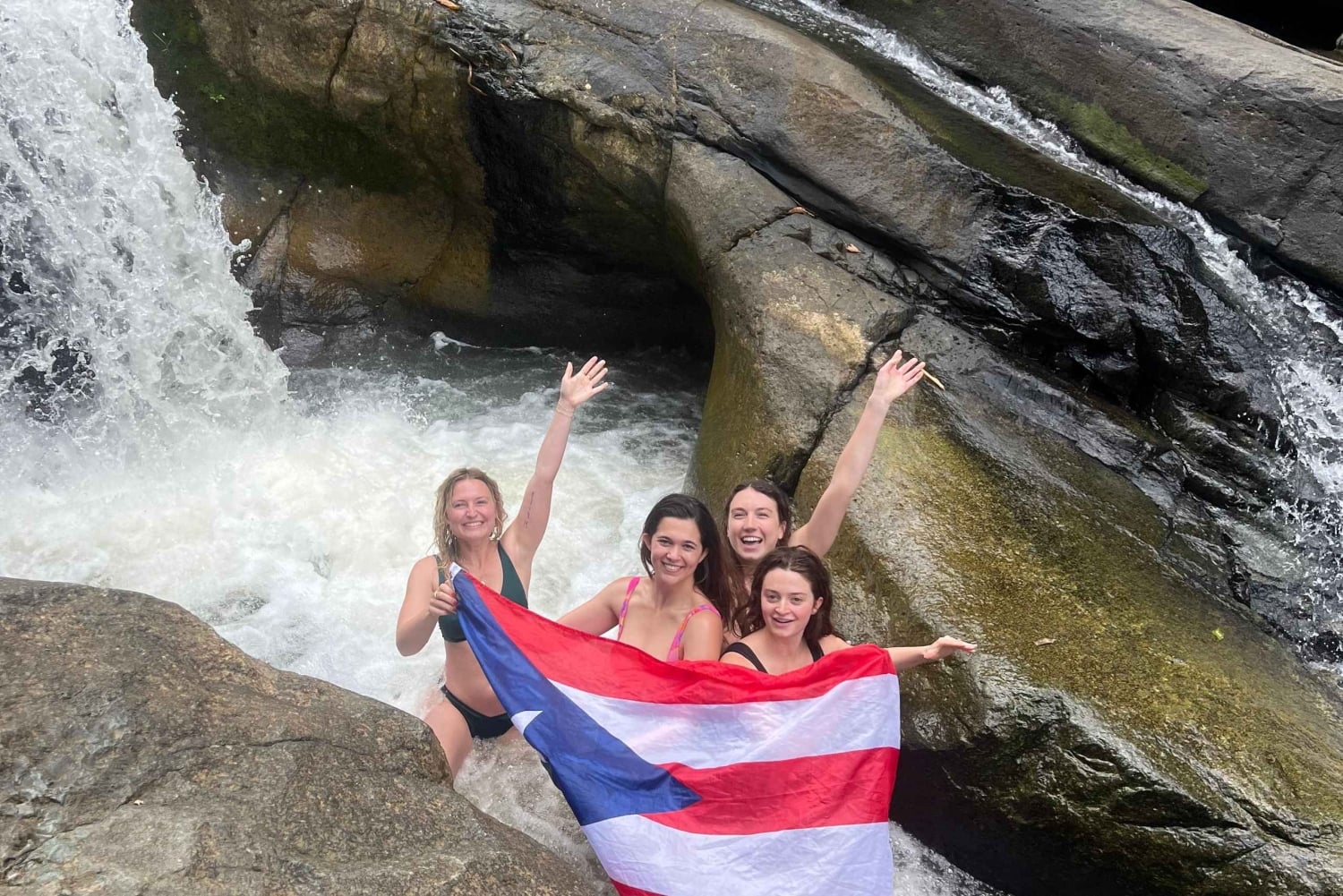 サンファン：エル・ユンケ熱帯雨林ハイキング & ルキロビーチ