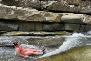 サンファン：エル・ユンケ熱帯雨林ハイキング & ルキロビーチ
