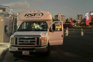 San Juan: Old San Juan Sunset Cruise with Drinks & Transfer