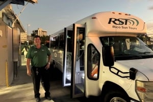 San Juan: Old San Juan Sunset Cruise with Drinks & Transfer