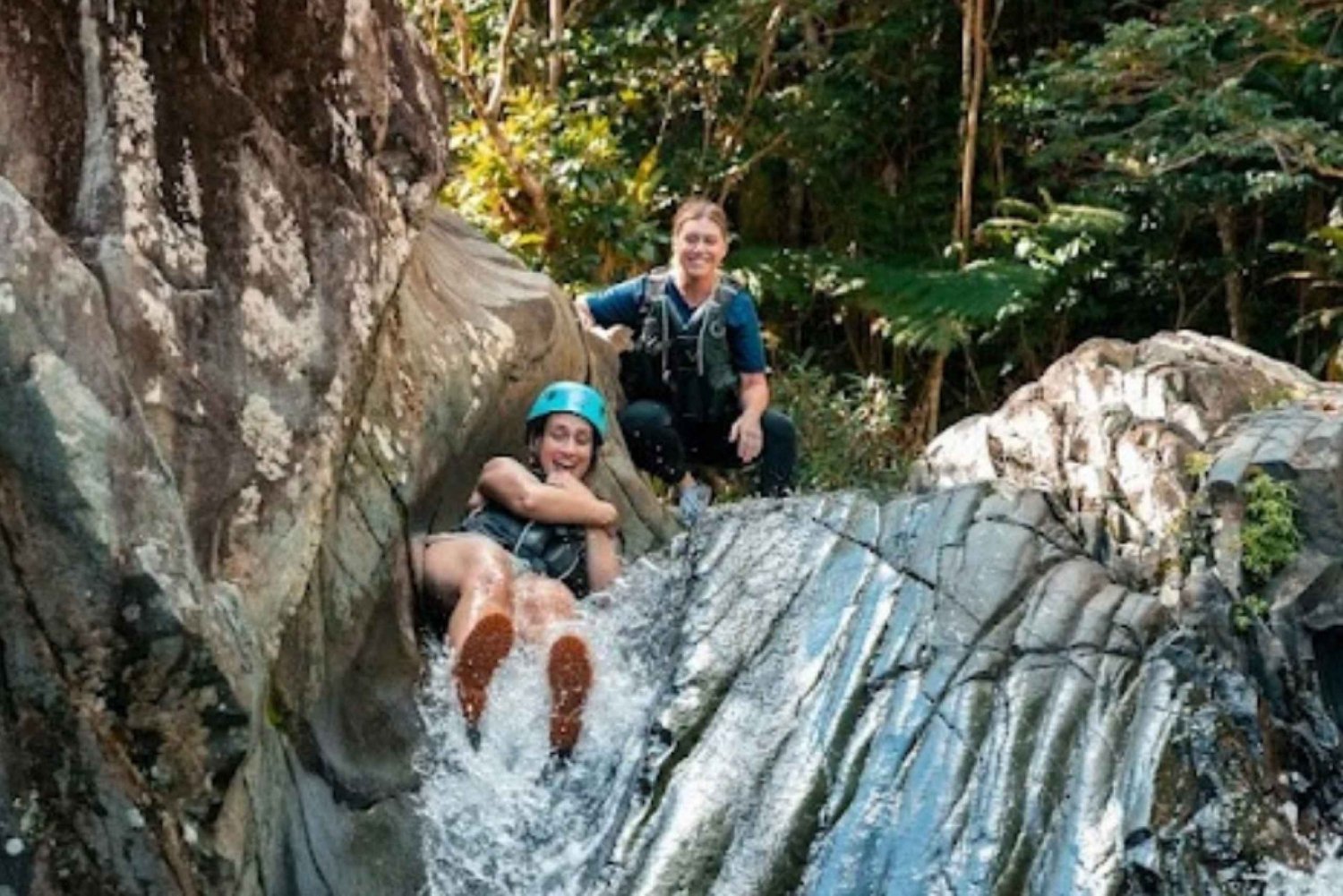 San Juan: Rainforest and Waterslide Adventure Tour Transport