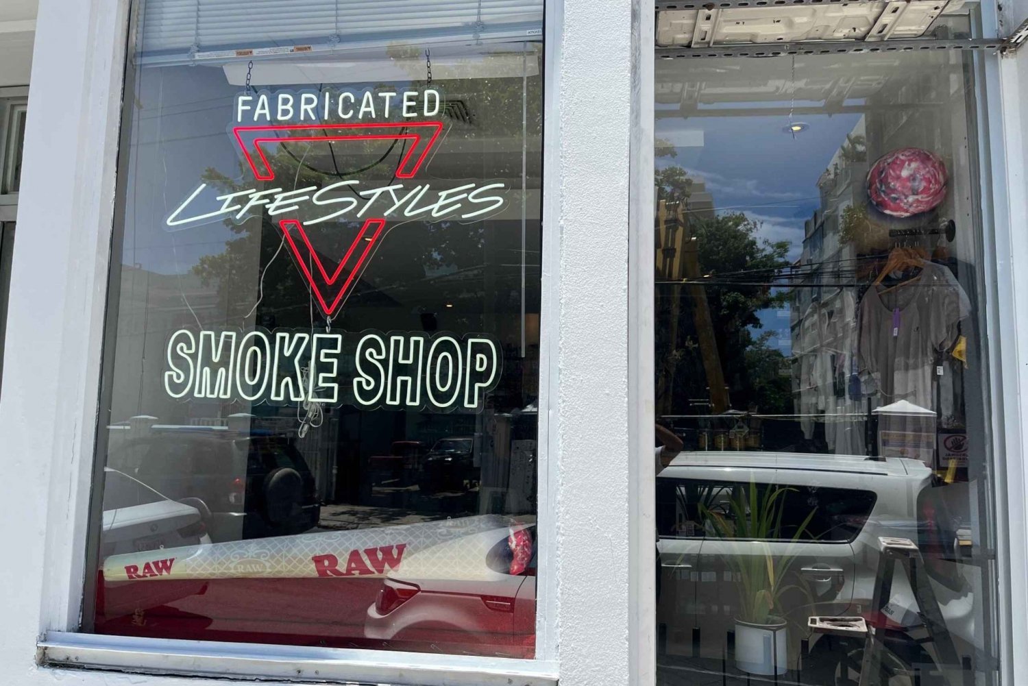 San Juan: Smoke shops adventure smoke friendly