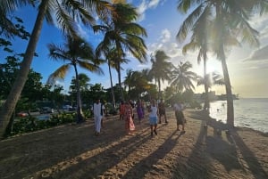 San Juan: Sunset Salsa Class by the Beach