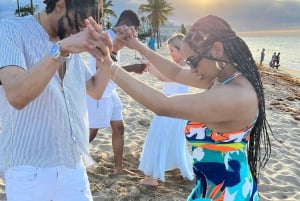 San Juan: Sunset Salsa Class by the Beach