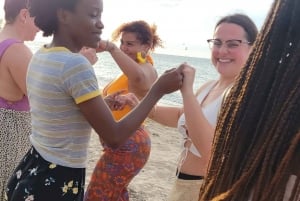 San Juan: Sunset Salsa Class by the Beach