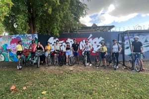 San Juan: Recorrido en bici por el barrio y el arte urbano de Santurce