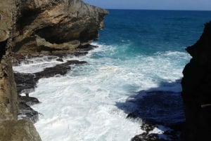 De San Juan: Caminhada na caverna do índio Taino e passeio pela praia
