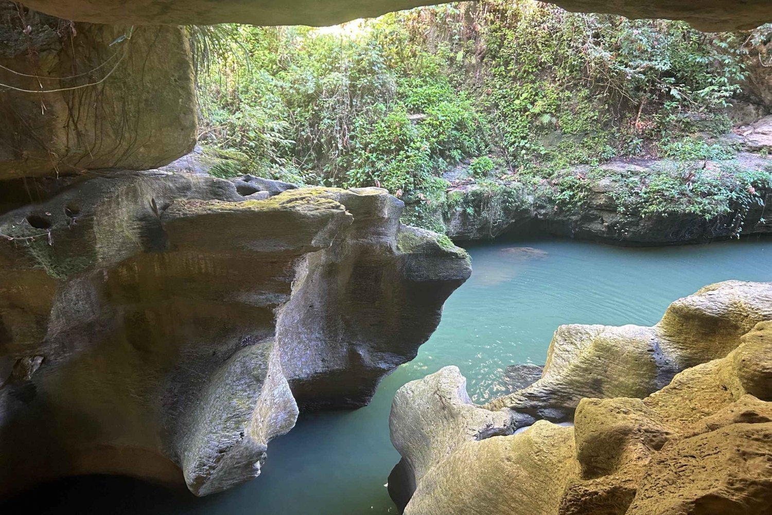 Charco Azul, grottes, cascades, plage, boissons adultes gratuites