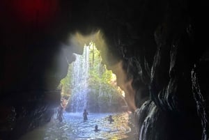 チャルコ アズール、洞窟、滝、ビーチ、大人用ドリンク無料