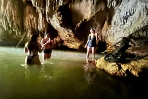 Charco Azul, grotter, fossefall, strand, gratis drikkevarer for voksne
