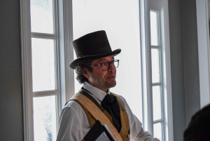 Quebec City : Guided Tour & Gin at the Quebec Garrison Club