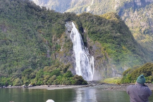 Milford Sound and Mount Cook: 2-Day Tour From Queenstown
