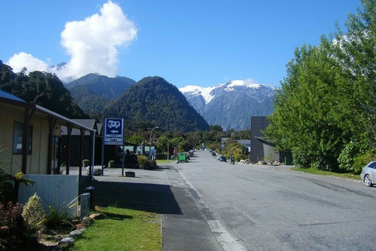 8Hour OneWay Coach Tour between Queenstown and Franz Josef in Queenstown
