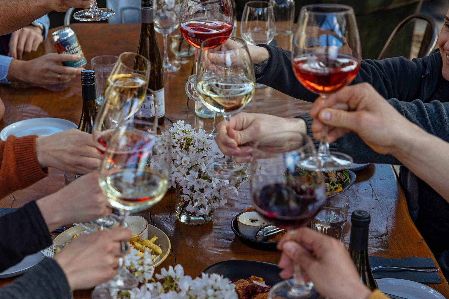 Boutique Winery halvdagsutflykt & vingårdslunch med tallrikar