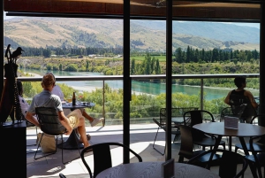 Boutique Winery halvdagsutflykt & vingårdslunch med tallrikar