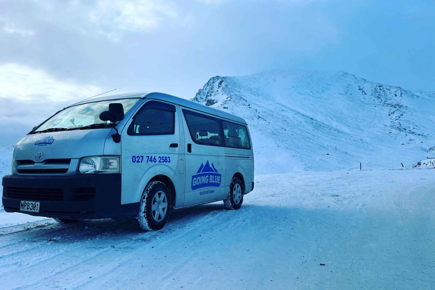 Coronet Peak Ski Shuttle: Privat dør til skibakkene