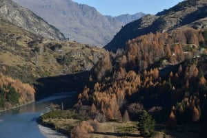 Enjoying Queenstown Walking Tour for Couples