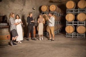 From Queenstown: 3 Wineries Tour with Gourmet Wine & Lunch