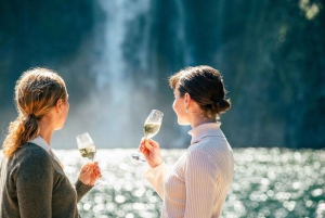 Z Queenstown: Milford Sound w klasie biznesowej z rejsem