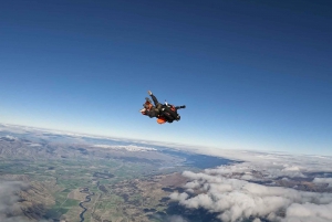 From Queenstown: Skydive Wanaka 9,000, 12,000 or 15,000ft
