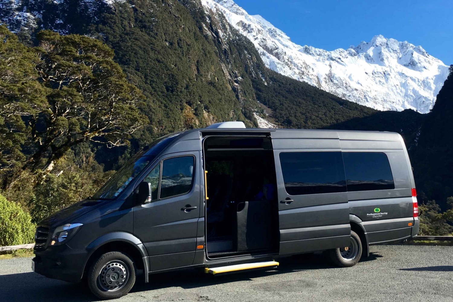 From Queenstown: VIP Drop & Hop Wine Tour in Queenstown