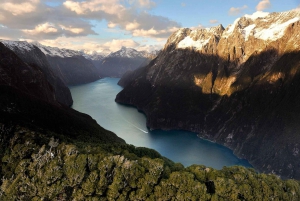 Milford Sound & Big 5 Glaciers Scenic Flight from Queenstown