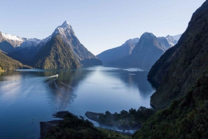 From Queenstown: Milford Sound Cruise and Coach Day Trip
