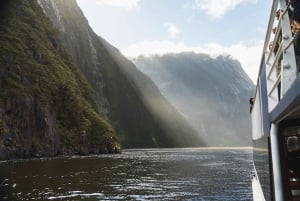 Milford Sound Heli-Cruise-Heli | 4,5 tunnin maisemakokemus