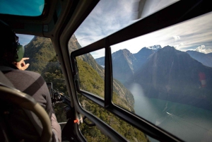 Vol en hélicoptère au-dessus du Milford Sound au départ de Queenstown | 1 h 15