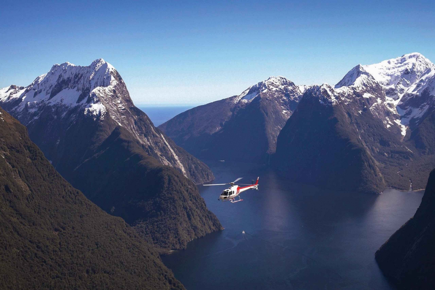 Milford Sound Scenic Helicopter Flight with Glacier Landing