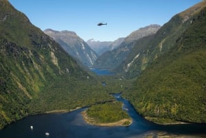 Excursão de helicóptero por Milford Sound e pela costa oeste | 75 minutos