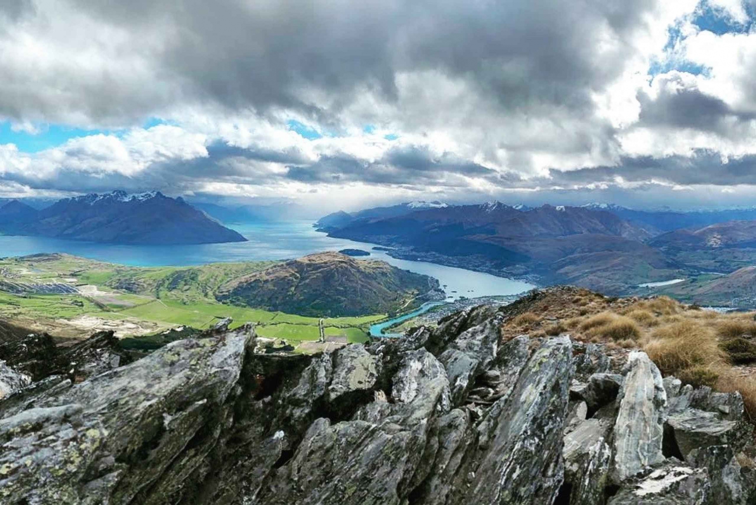 Panoramic View Helicopter Flight with Alpine Landing in Queenstown