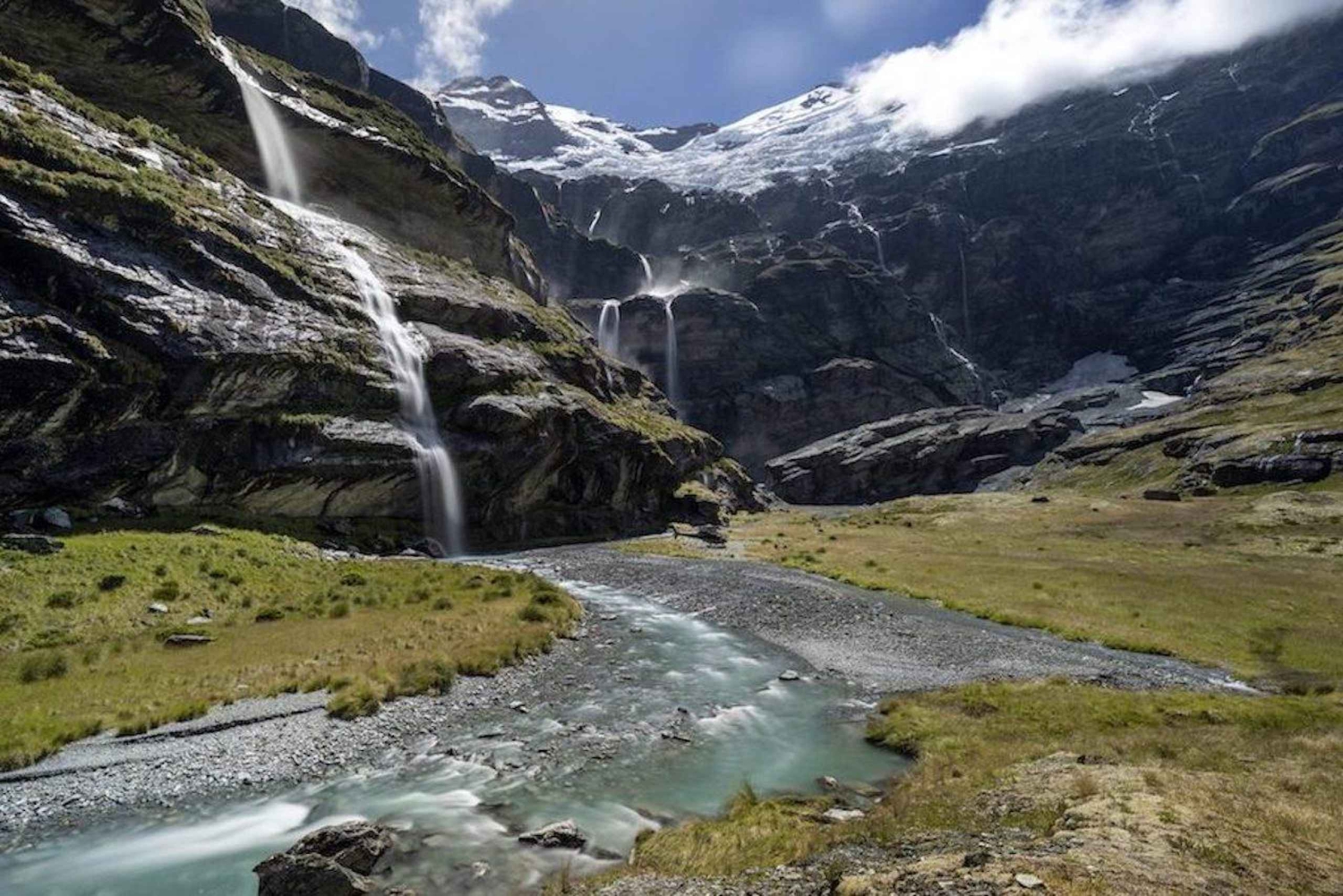 Queenstown: volo di 2 ore e mezza verso i luoghi iconici del Fiordland